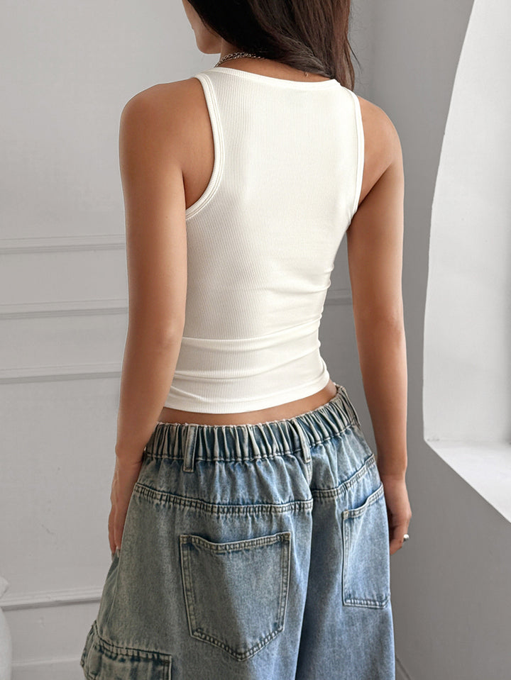 Roxanne | Crop